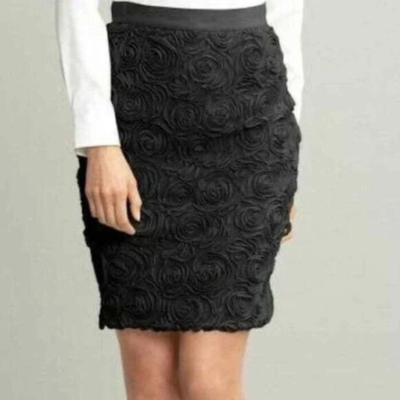 Banana Republic Rosette Textured Pencil Skirt – Size 6 - Picture 1 of 5
